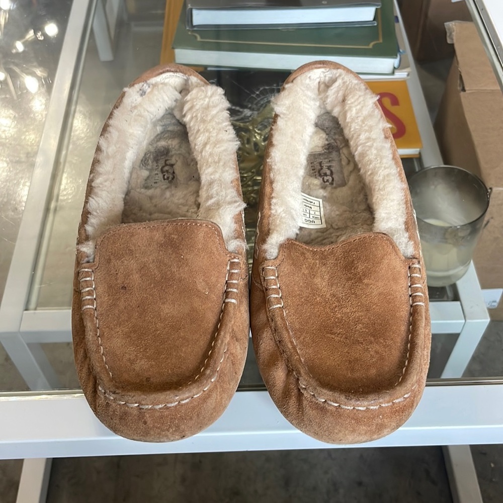 UGG clog’s